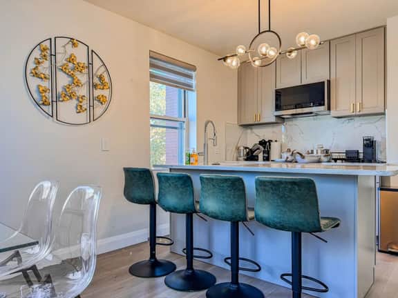 Stylish 3BR Apt w/Laundry Near UPenn&Drexel