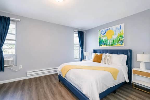 Lancaster Art Suite A | 4BR near Drexel & Penn