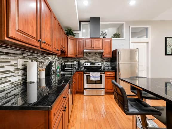 The Camac Hideaway | 2BR near Convention Center