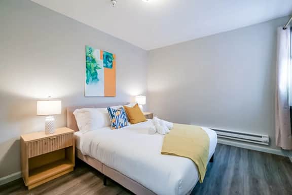 Lancaster Art Suite 4 | 2BR near Drexel & Penn