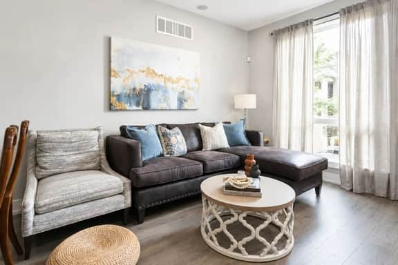 4BR Townhome w/ Rooftop & Backyard | Sleeps 8