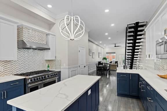 Luxury Queens Village - 4Br 4.5Ba - Rooftop Patio