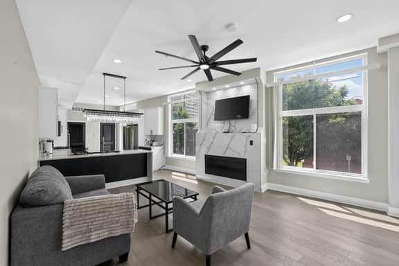 Queen Village Grand | 3BR, Rooftop & Garage - Image 4