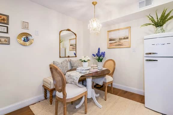 Cozy Parisian Retreat| Brand New| Near Penn&Drexel - Image 3