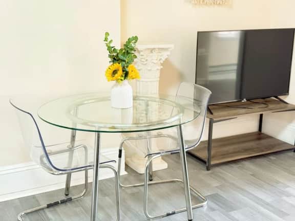Cozy 1BR near Temple Campus & Subway - Image 4