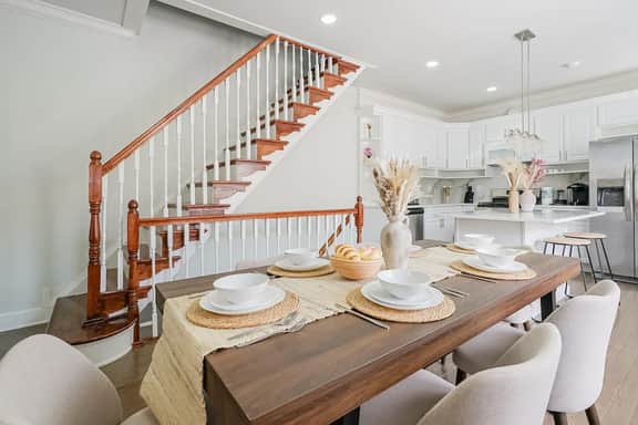Spacious 3BR/3BA | Sleeps 7 | 10 Min to Stadium - Image 3