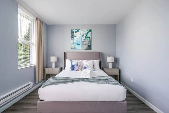 Lancaster Art Suite 2 | 4BR near Drexel & Penn - Image 3