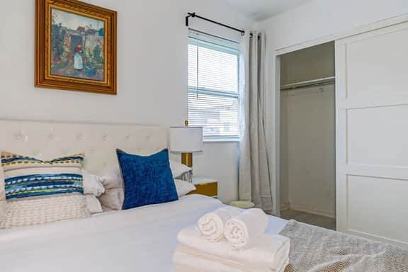 Private Bedroom near Temple U | Unit E - Image 3