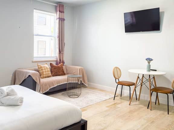 Large Private Room & Private Bath | UPenn/Drexel - Image 2