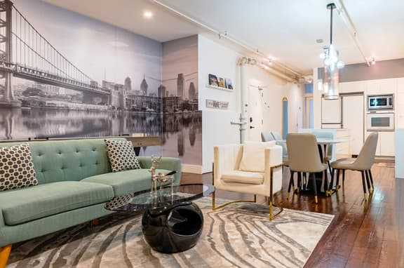 Old City 2BR Apt w/ Shuffleboard! Walk Everywhere!