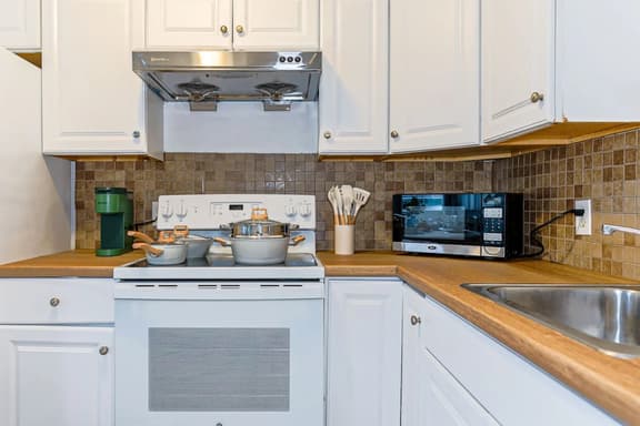 Private Bedroom near Temple U | Unit B