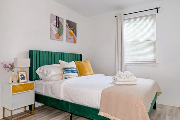 Private Bedroom near Temple U | Unit D