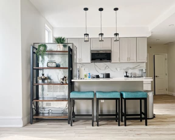 Ramblei near Drexel Park: 6-Bedroom