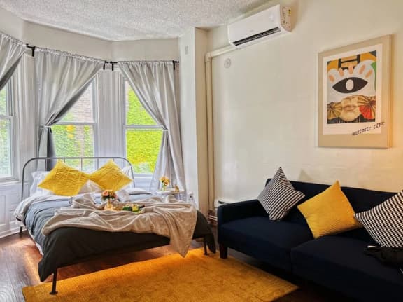 Ramblei near Schuylkill River Park | Studio - 2R