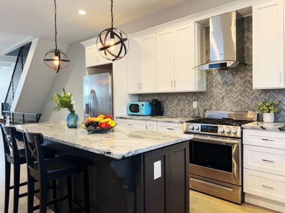 Ramblei near SJU & CHOP | 8-Bedroom House