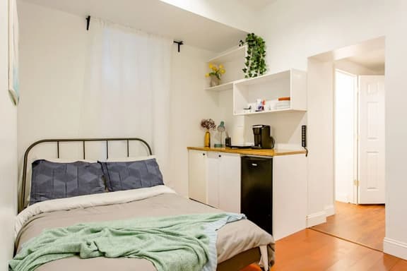 Ramblei near University City | Studio - 1R