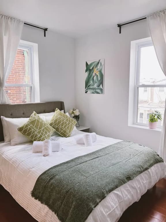 Ramblei near University City | Studio - 3R
