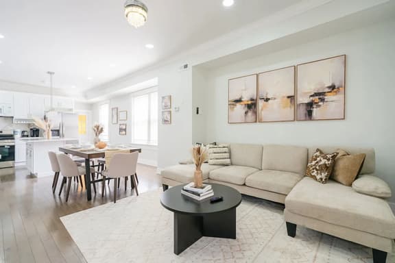 Spacious 3BR/3BA | Sleeps 8 | 10 Min to Stadium