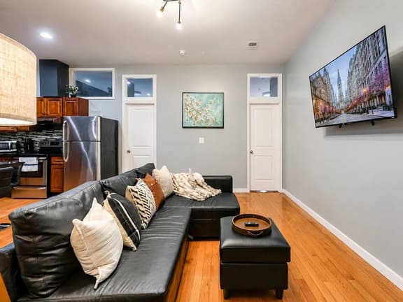 The Camac Hideaway | 2BR near Convention Center