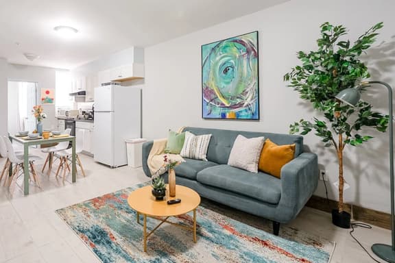Lancaster Art Suite 3 | 2BR near Drexel & Penn