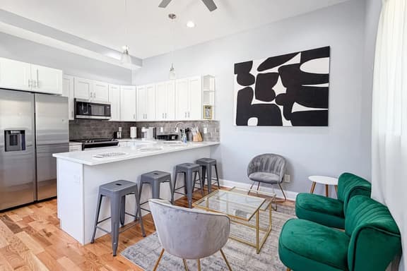 Modern 2BR 2BA Apt | Near Temple University - Image 1