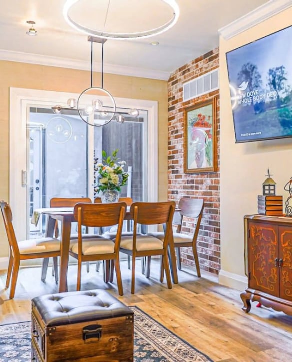 Listing & Pricing